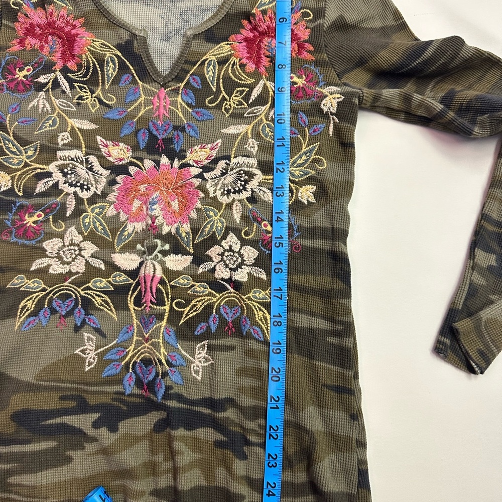 Johnny Was Embroidered Floral Camouflage Thermal Top -Sweatshirt - Picture 5 of 7